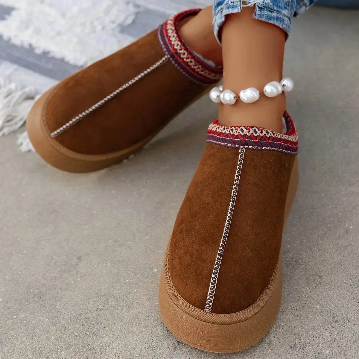 New Ankle Flats Platform Women Snow Boots Suede Plush Warm Winter New Thick Fashion Shoes Chelsea Women Boots Plus Size 43